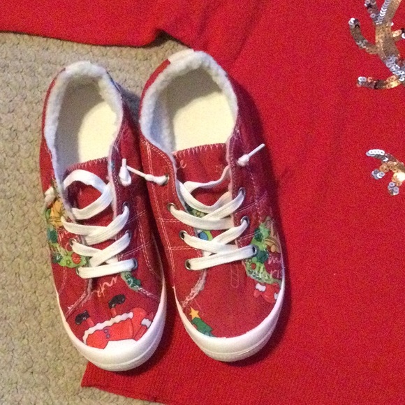 NWT Christmas tree fleece-lined sneaker, size 8.5 - Picture 1 of 4